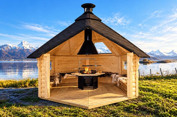 Hovedbilde Gapahuk 9.2 m2 Premium med grill og benker 