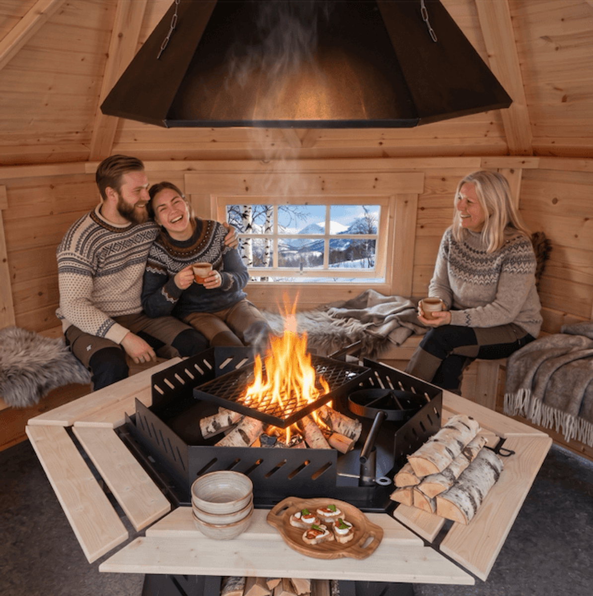 Gapahuk 6 m2 Royal med grill og benker - Buet vegg